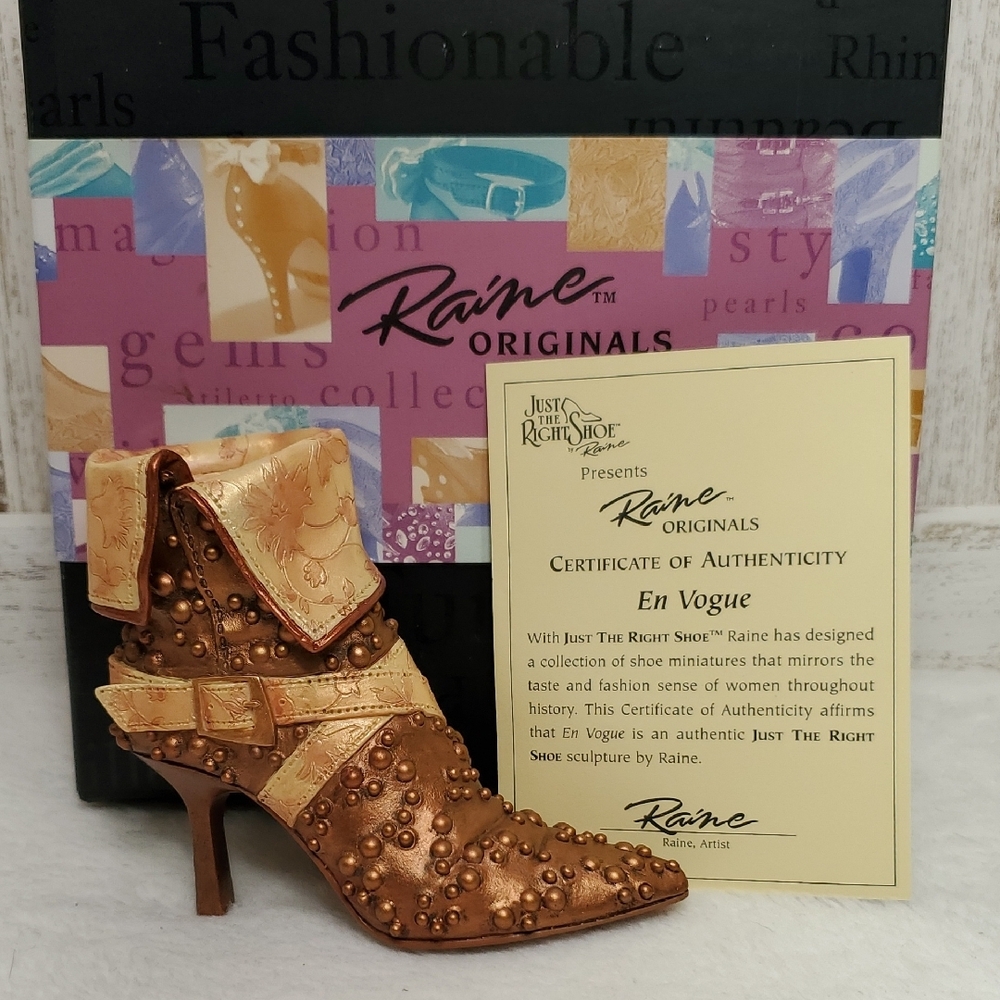 En Vogue Just the Right Shoe By Raine